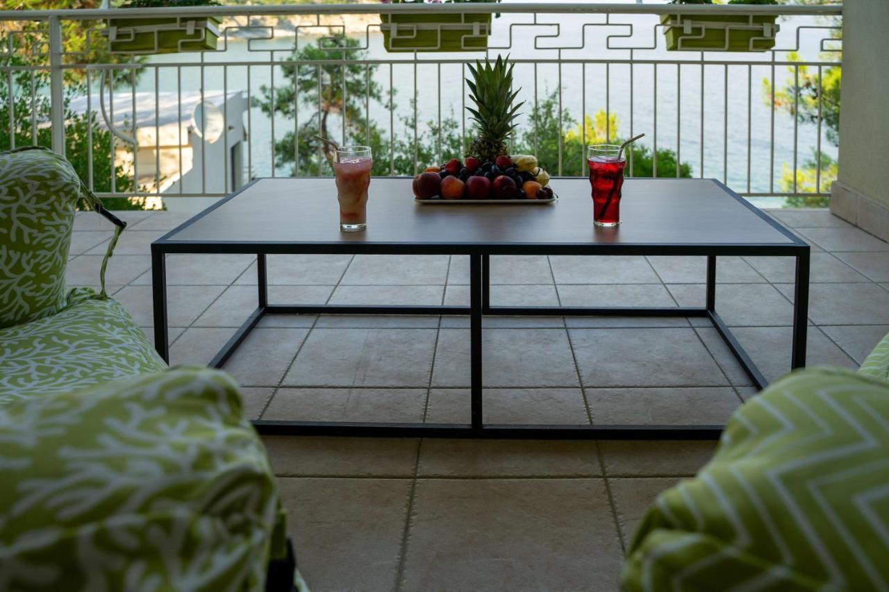 Tosca Beach Hotel Palaiontsiflikion Bagian luar foto