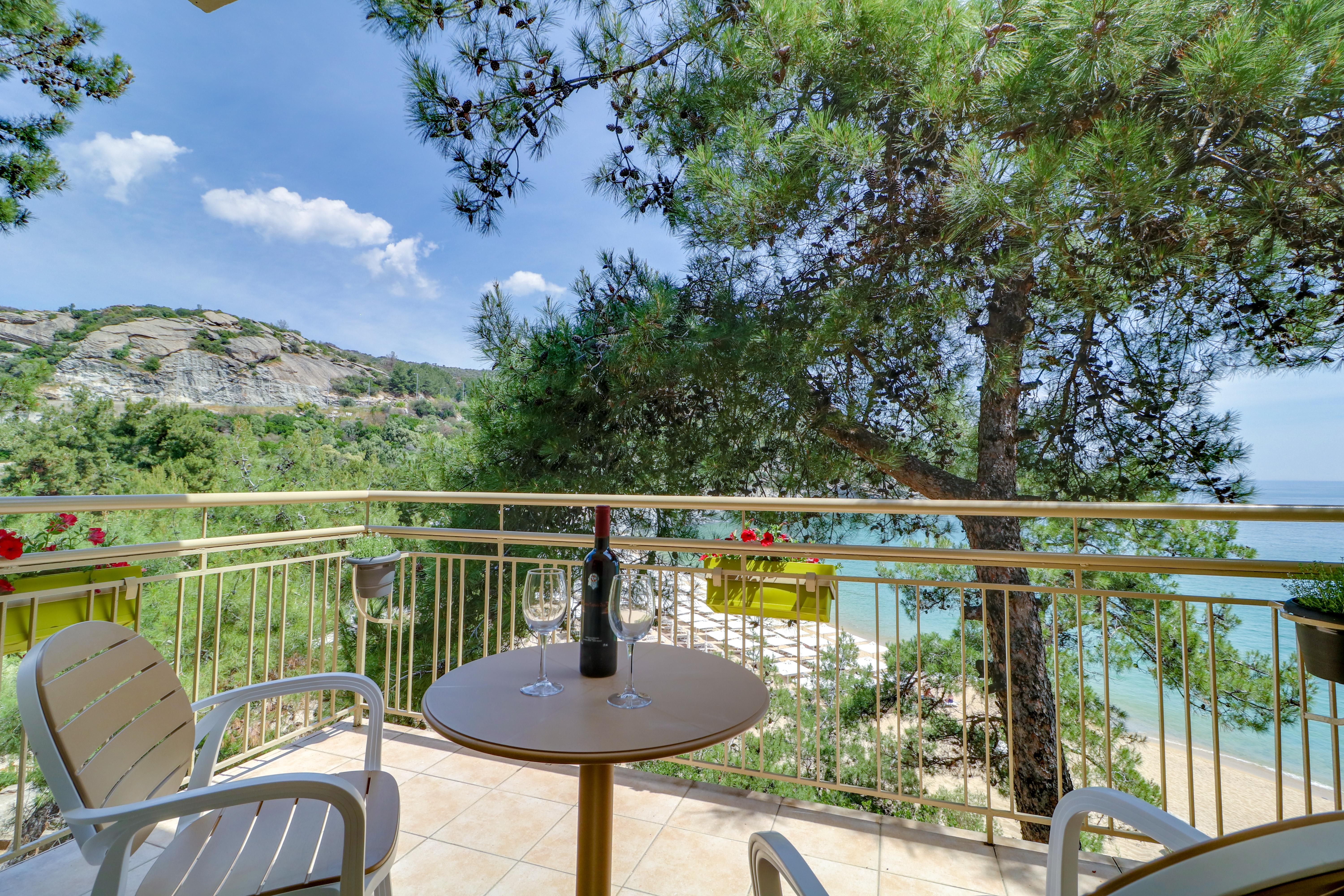 Tosca Beach Hotel Palaiontsiflikion Bagian luar foto