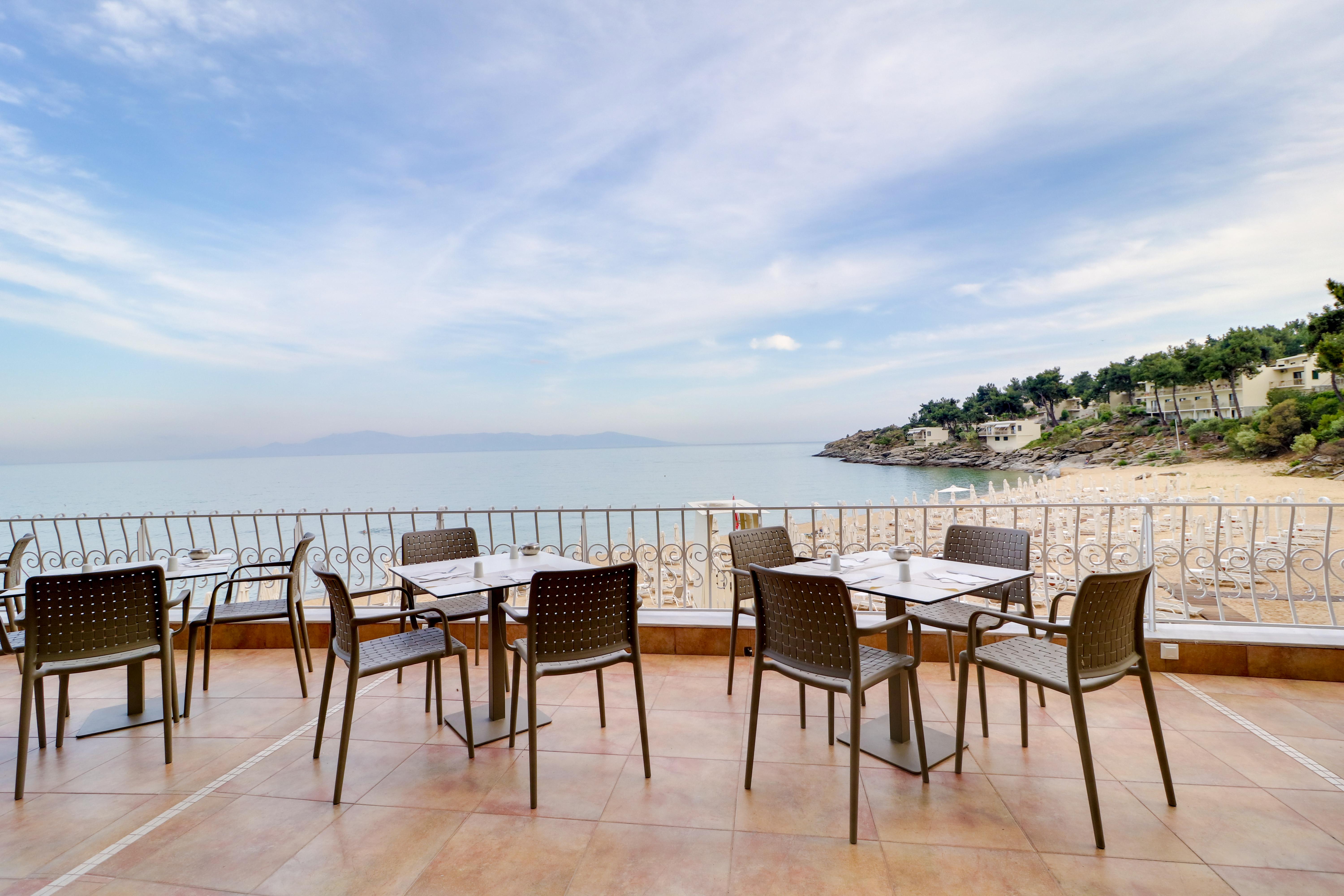 Tosca Beach Hotel Palaiontsiflikion Bagian luar foto