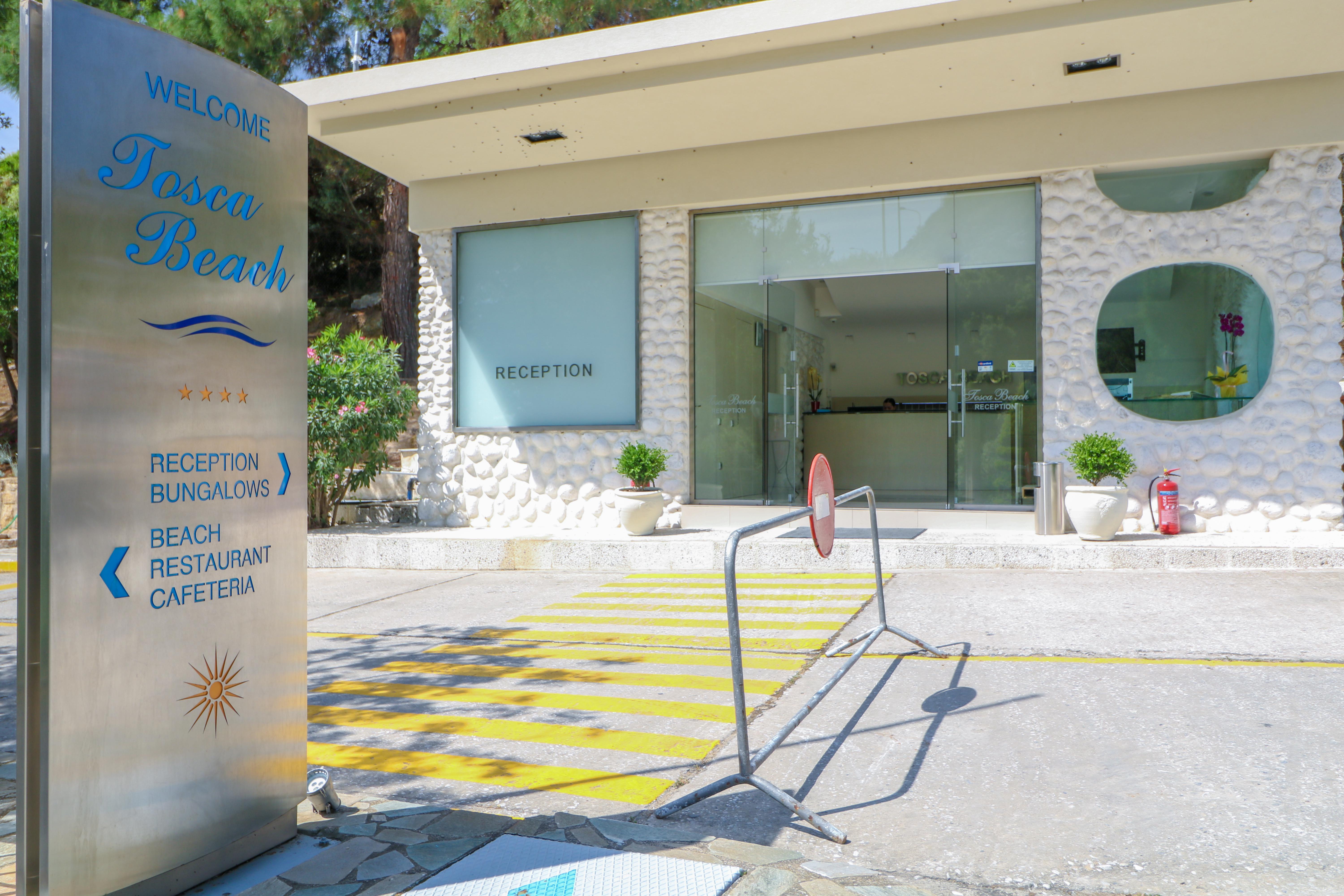 Tosca Beach Hotel Palaiontsiflikion Bagian luar foto