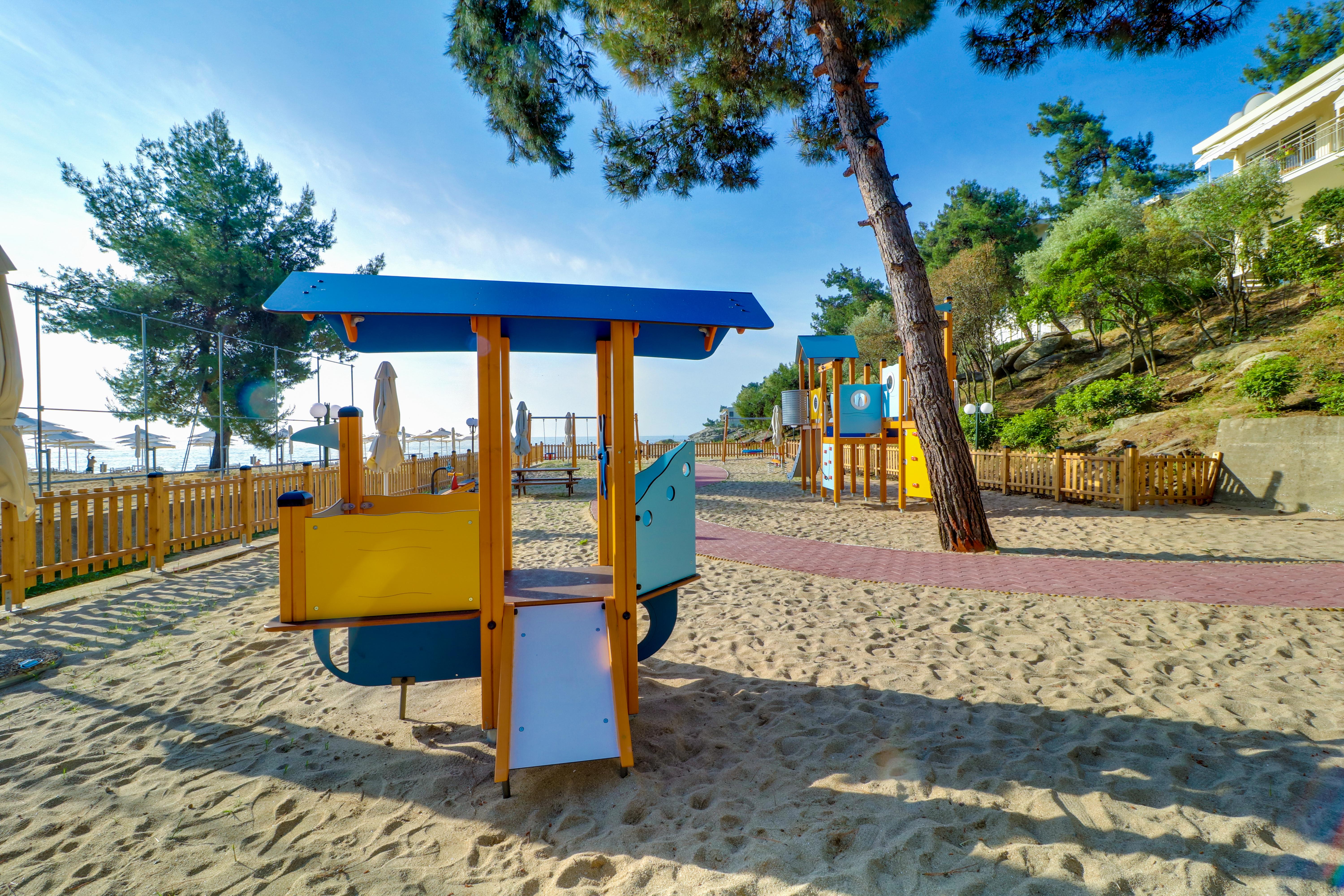 Tosca Beach Hotel Palaiontsiflikion Bagian luar foto