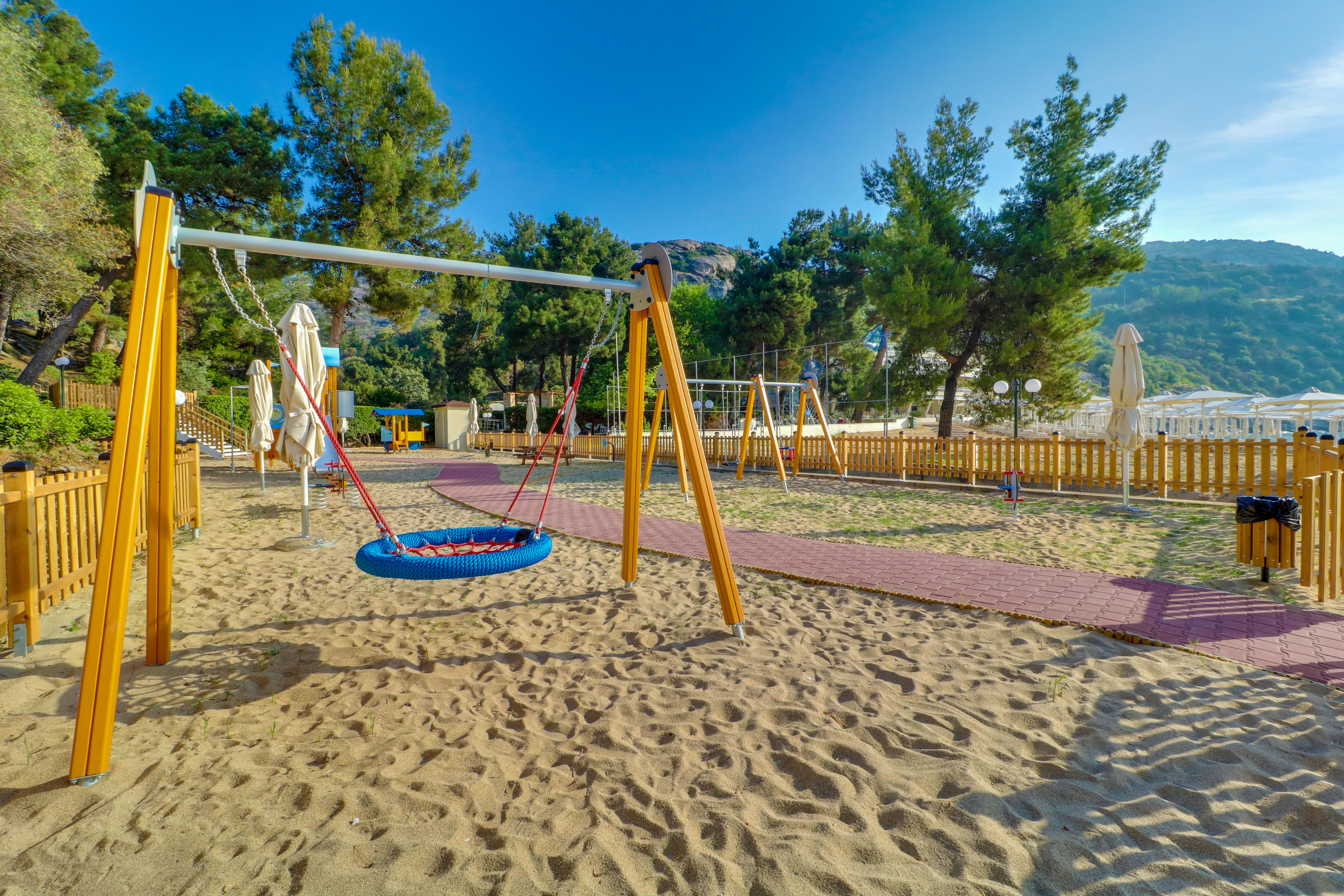 Tosca Beach Hotel Palaiontsiflikion Bagian luar foto