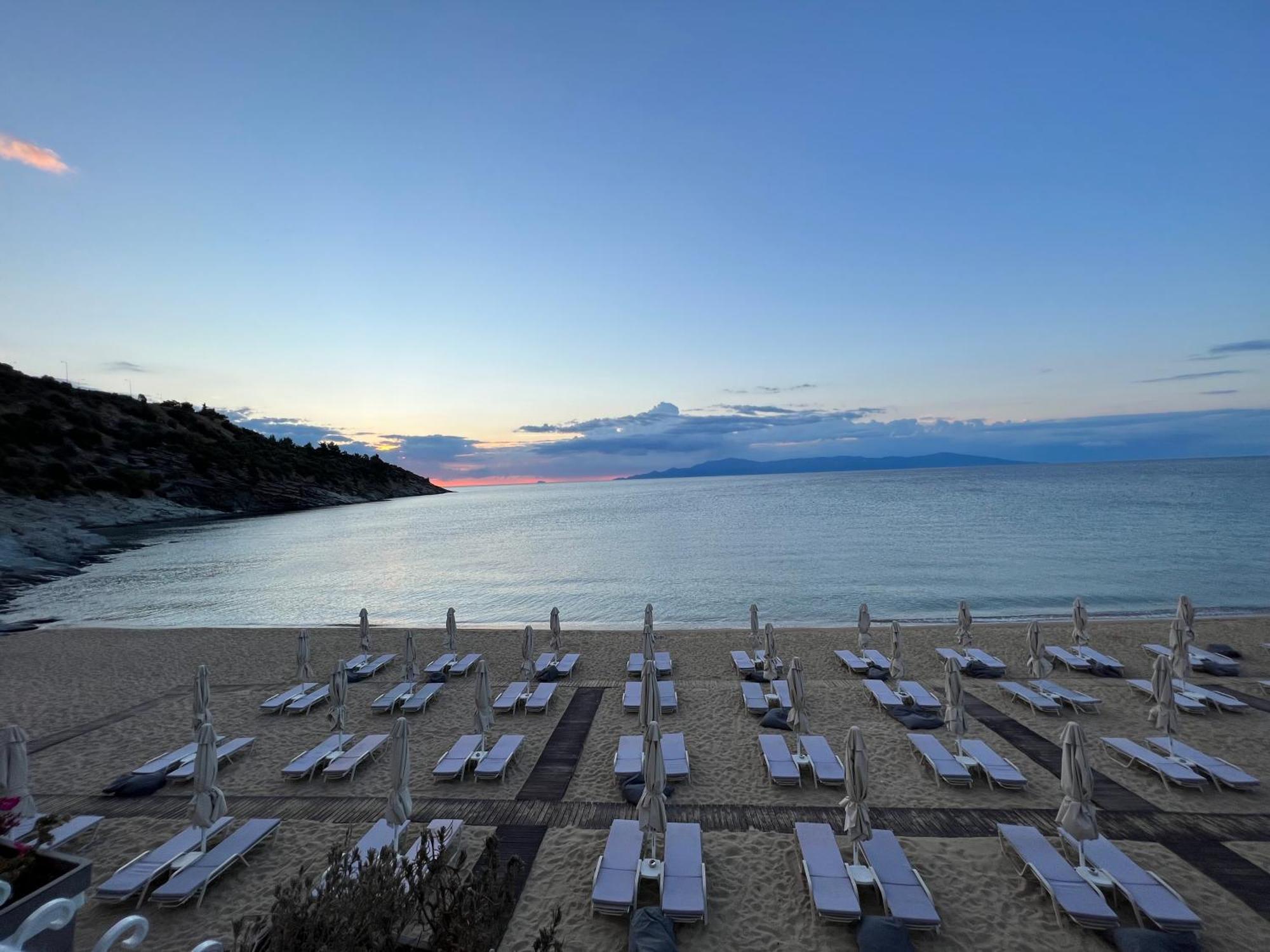 Tosca Beach Hotel Palaiontsiflikion Bagian luar foto