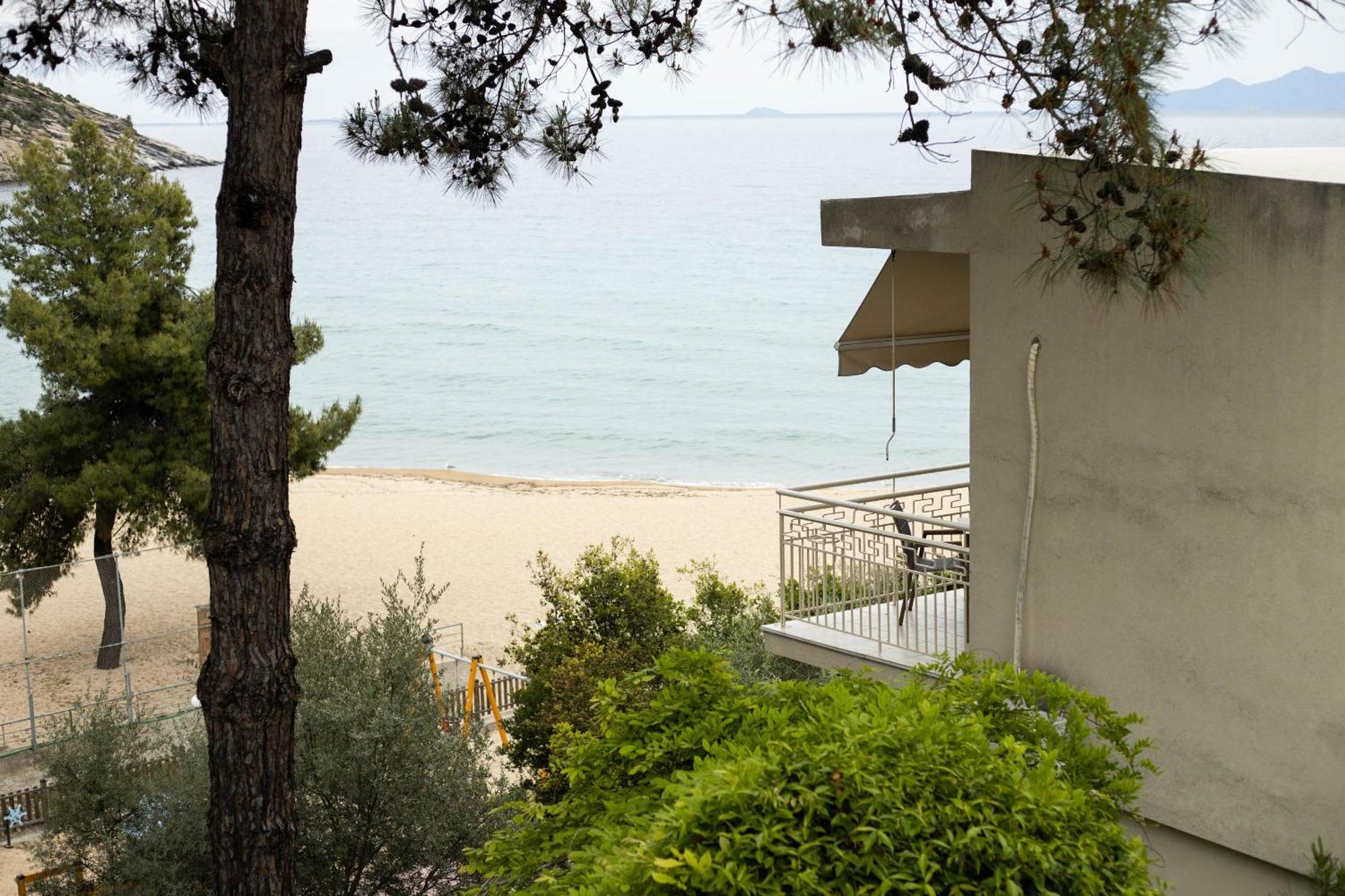 Tosca Beach Hotel Palaiontsiflikion Bagian luar foto