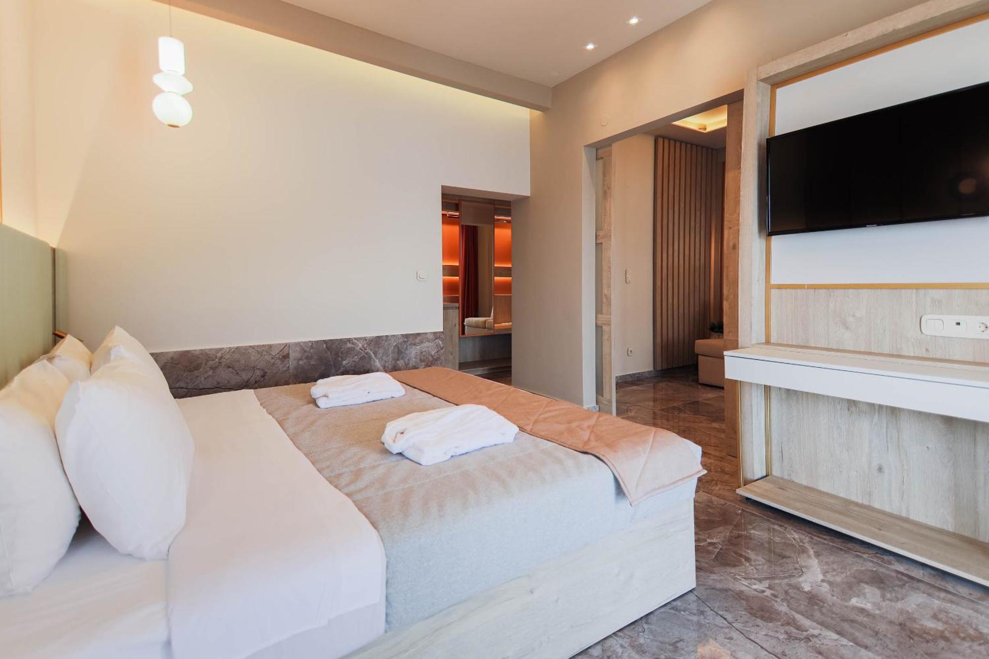 Tosca Beach Hotel Palaiontsiflikion Bagian luar foto
