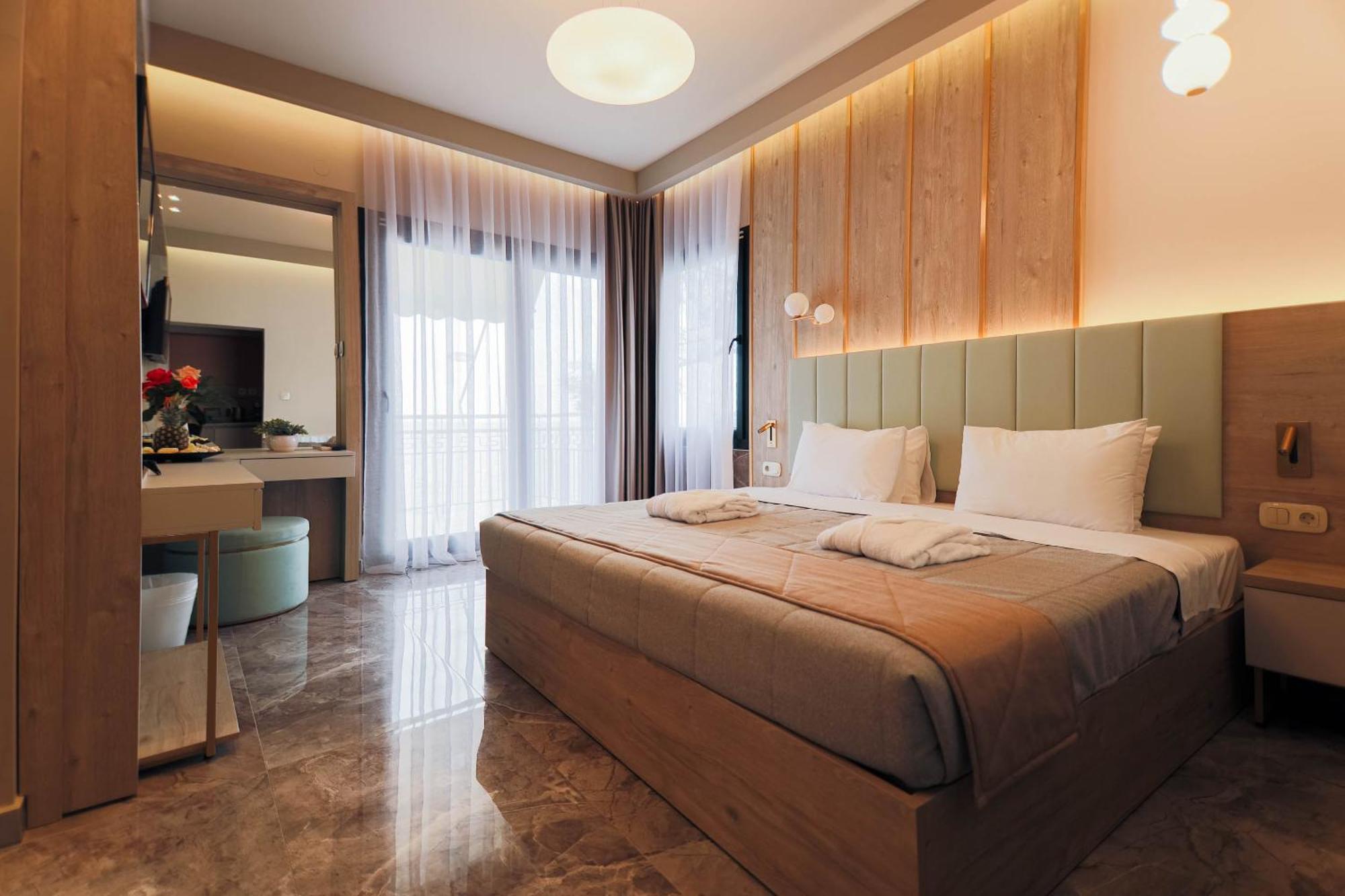 Tosca Beach Hotel Palaiontsiflikion Bagian luar foto